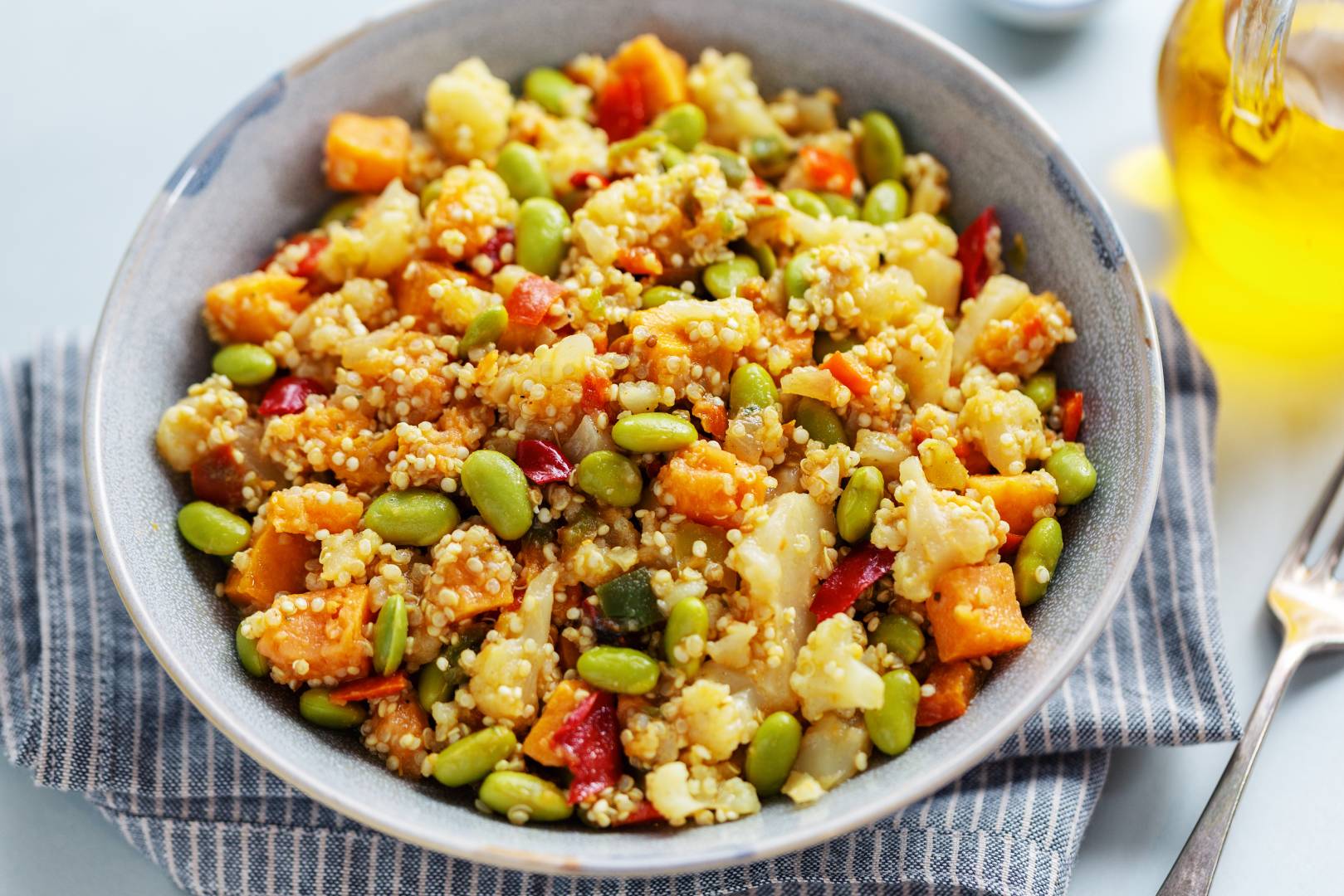Receta de ensalada templada de quinoa y calabaza con aliño cítrico