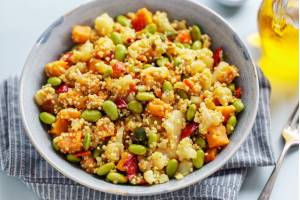 Receta de ensalada templada de quinoa y calabaza con aliño cítrico